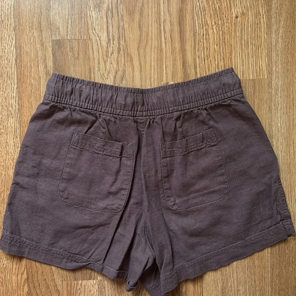 GAP SHORTS - Picture 3 of 3